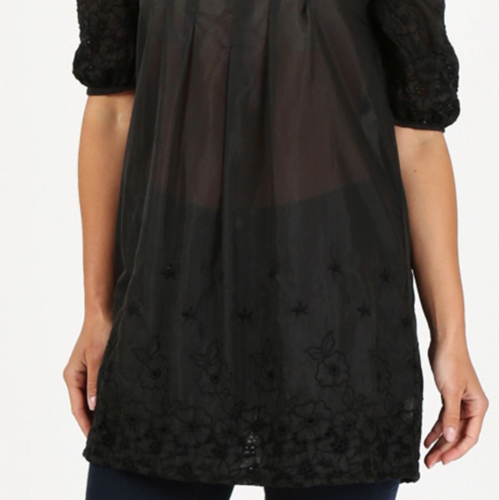 Short Sleeve Crochet Ruffled Top - Picture 4 of 6